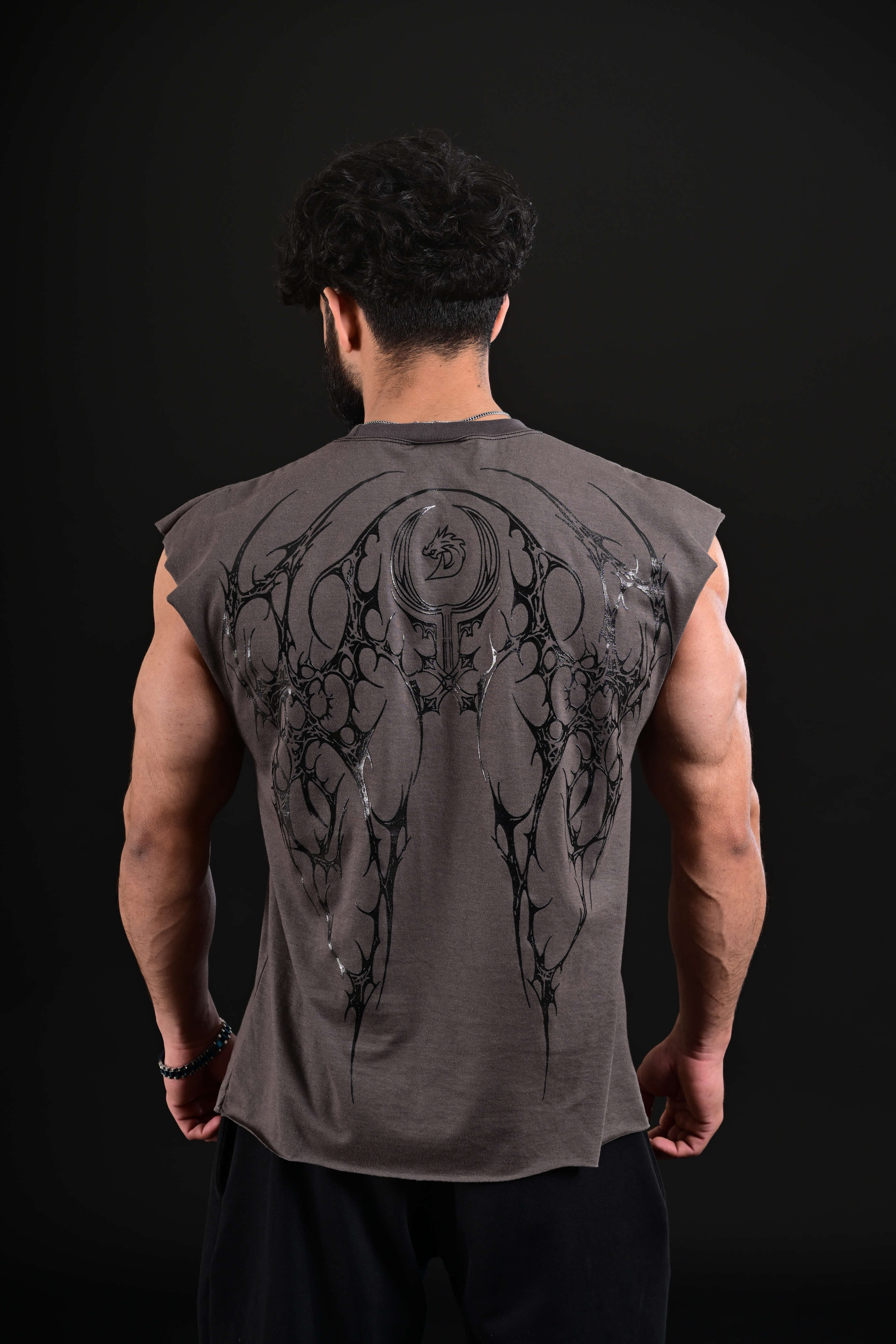 grey sleeveless gym tank top men
