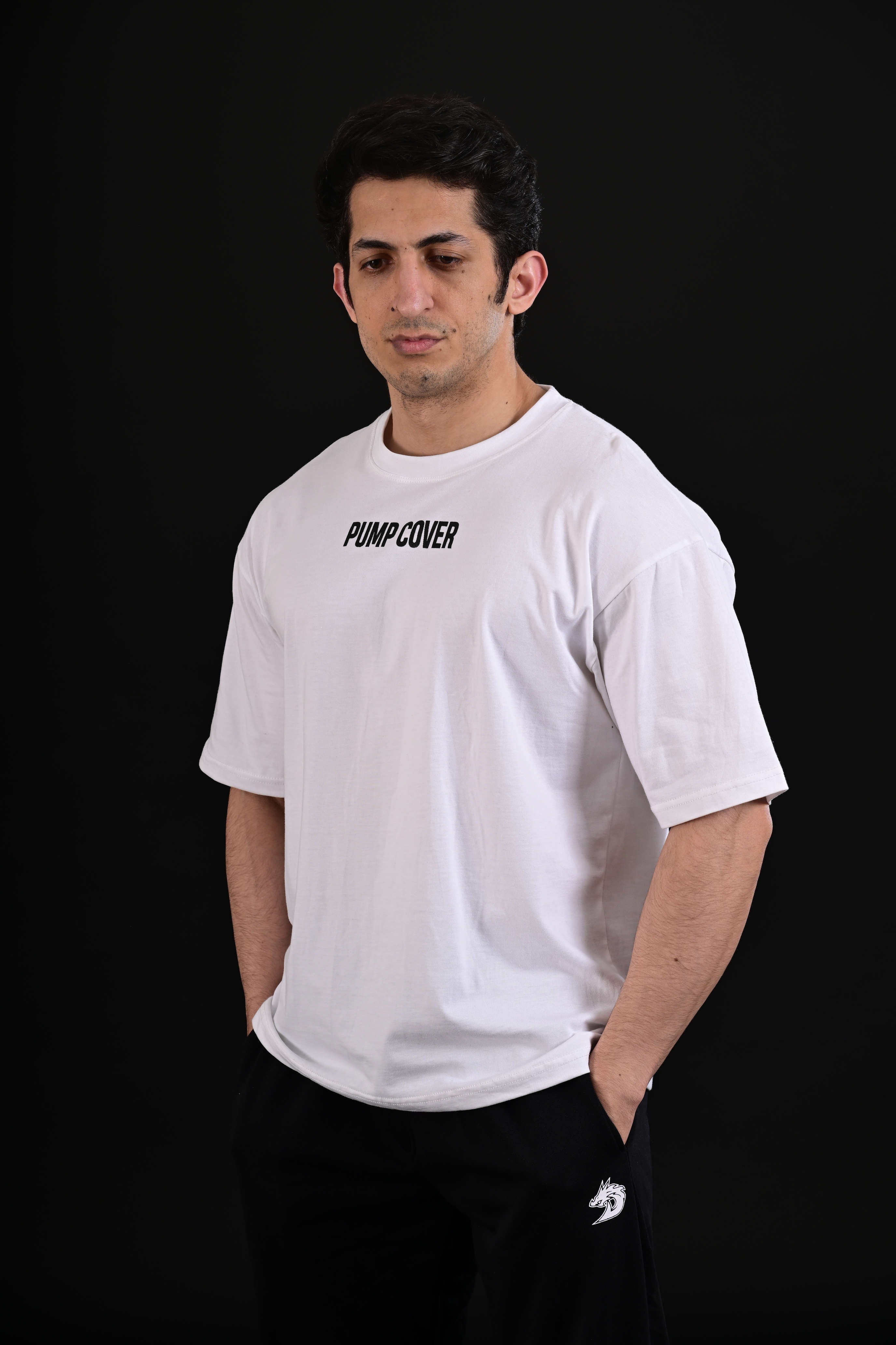Pump cover oversized t-shirt streetwear outfit
