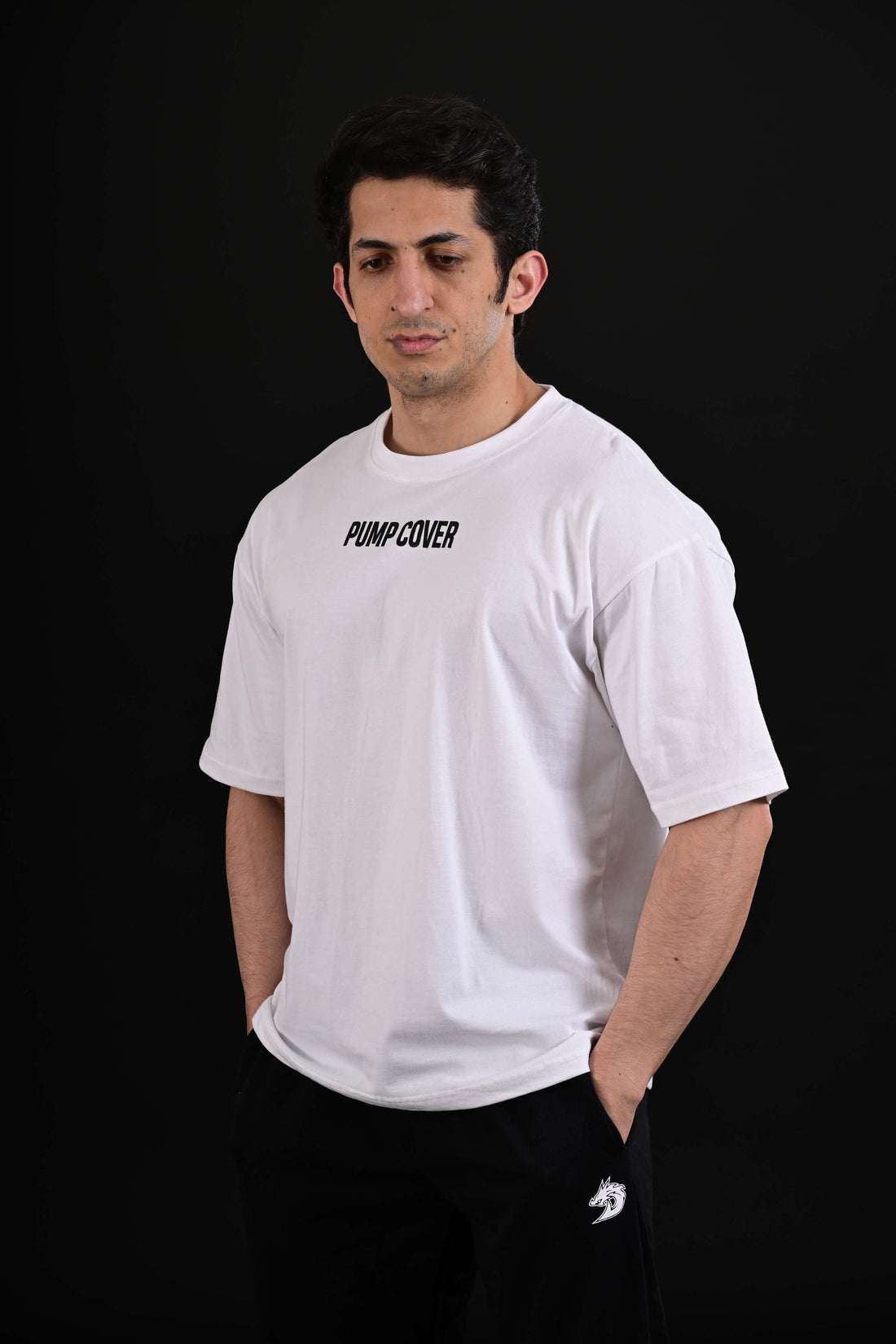 Pump cover oversized t-shirt streetwear outfit
